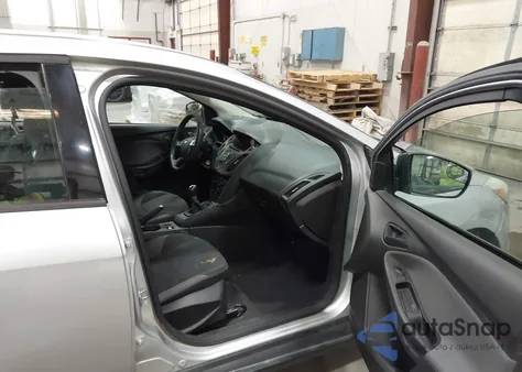 2013 Ford Focus S z USA, uszkodzony, nr VIN 1FADP3E21DL383952